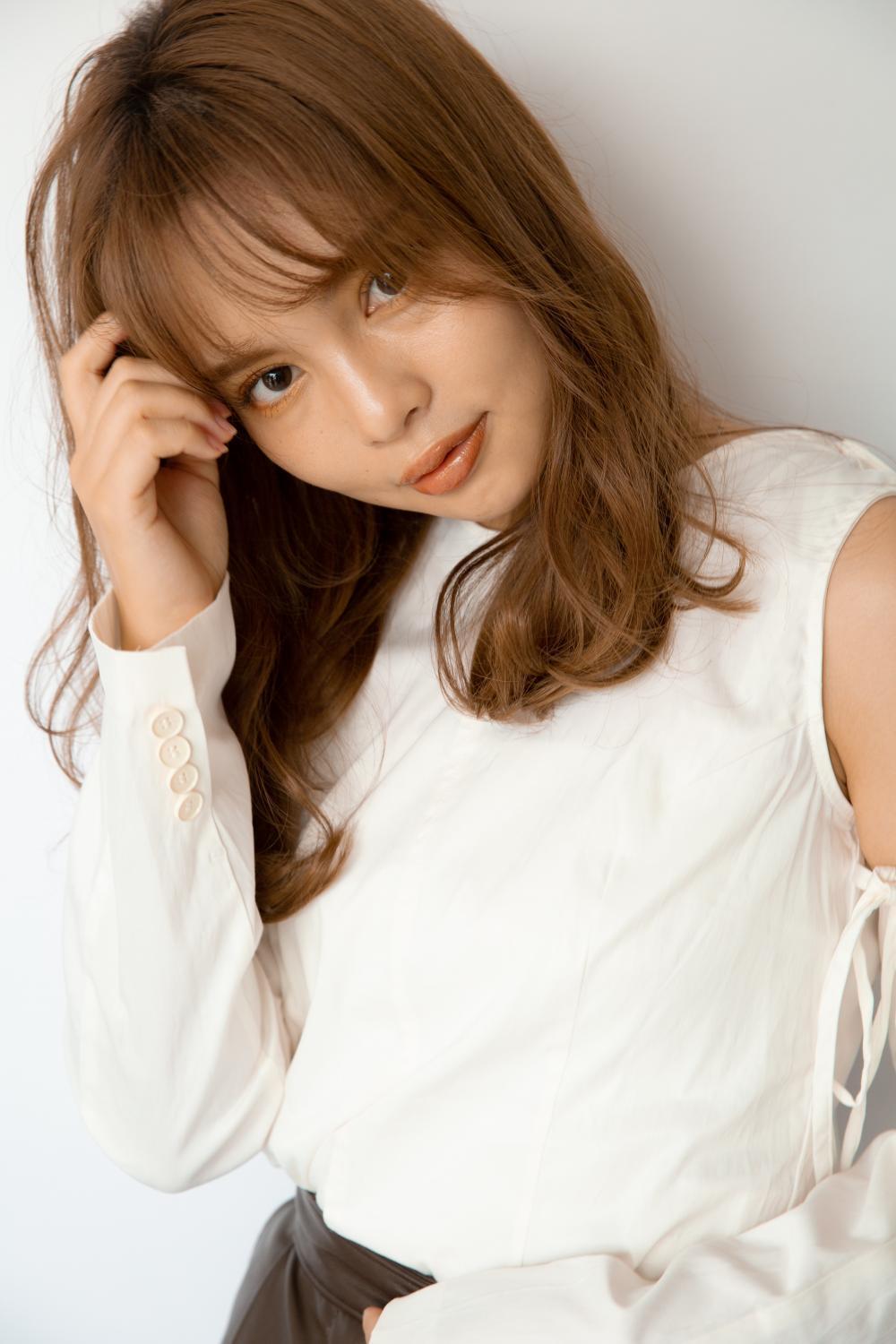 大人可愛いシースルーバングモテ髪ヘア｜サブ写真③