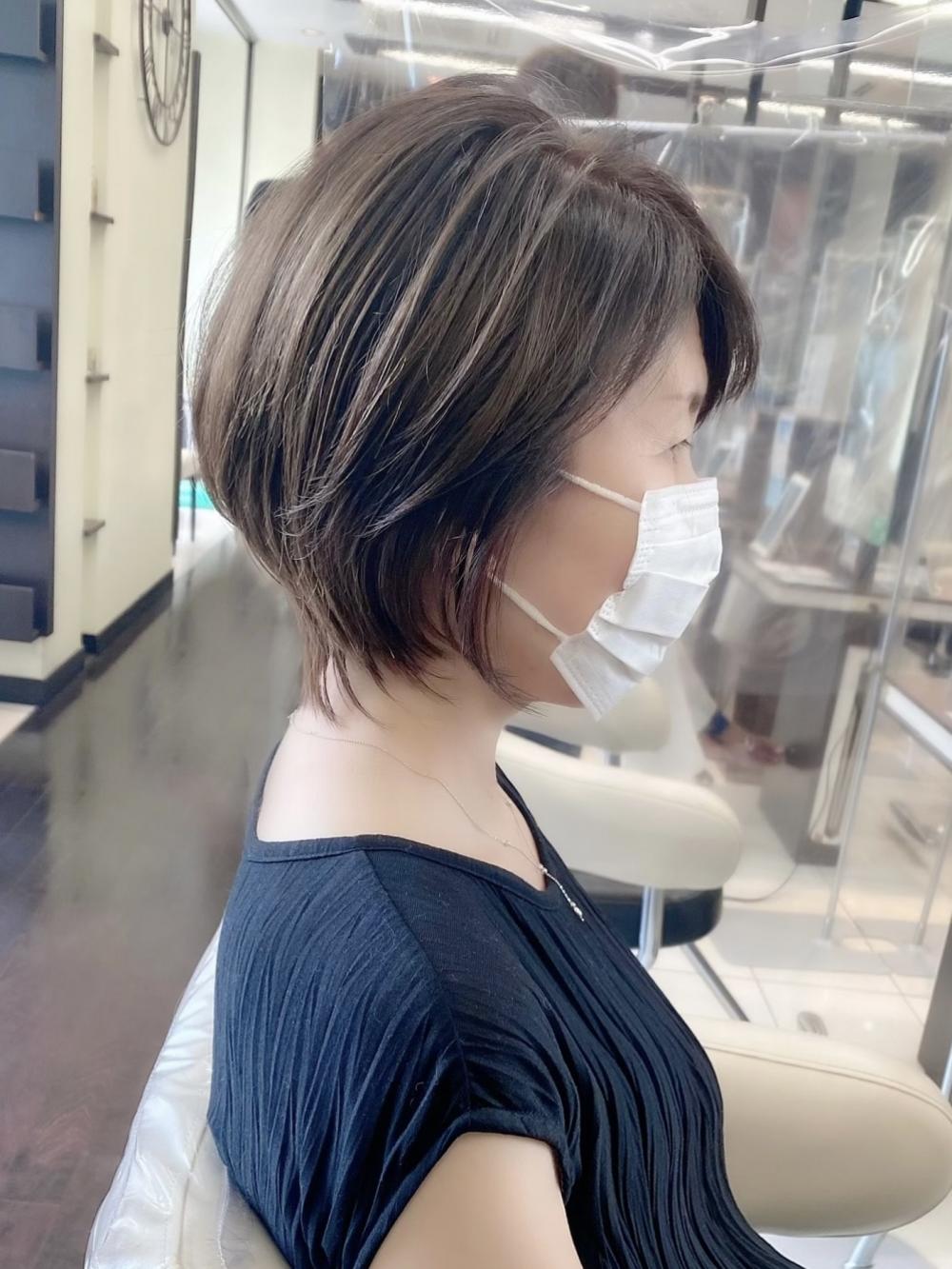 襟足が短すぎない大人ショート