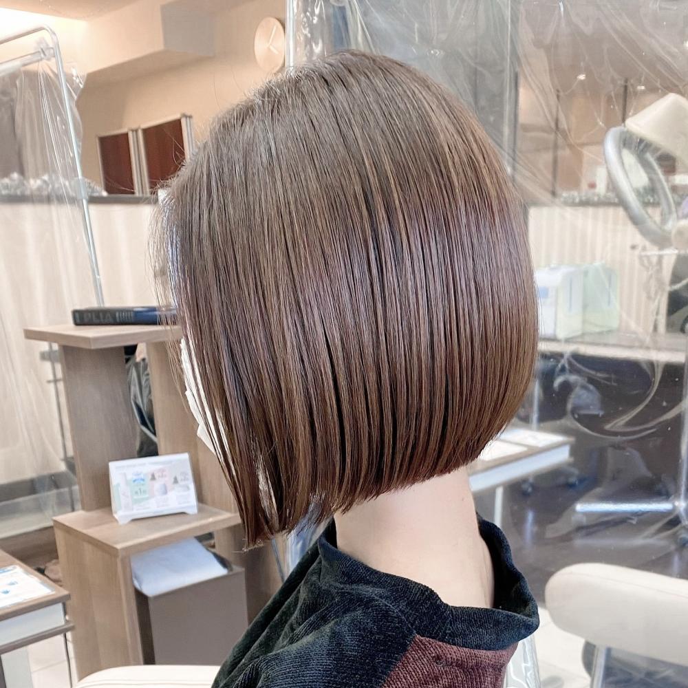 前下がりストレートボブ