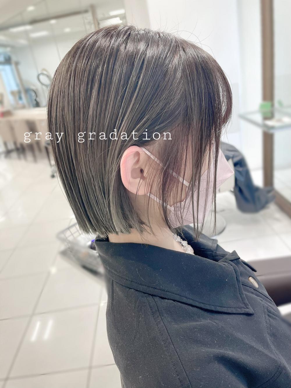 ★グレーグラデーションのぱつっとボブ