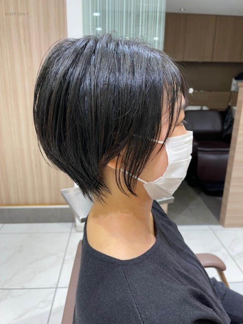 黒髪ショート