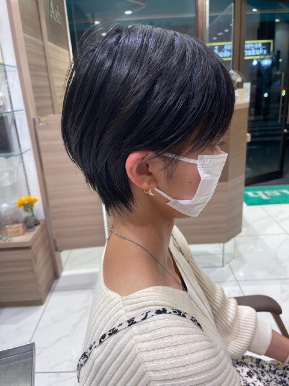 垢抜け黒髪ショート
