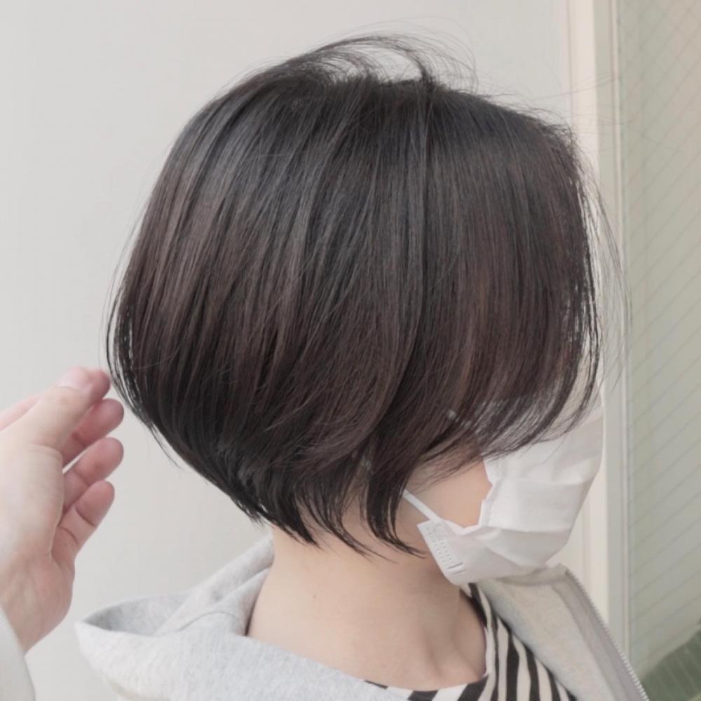 丸みとクビレのショートヘア