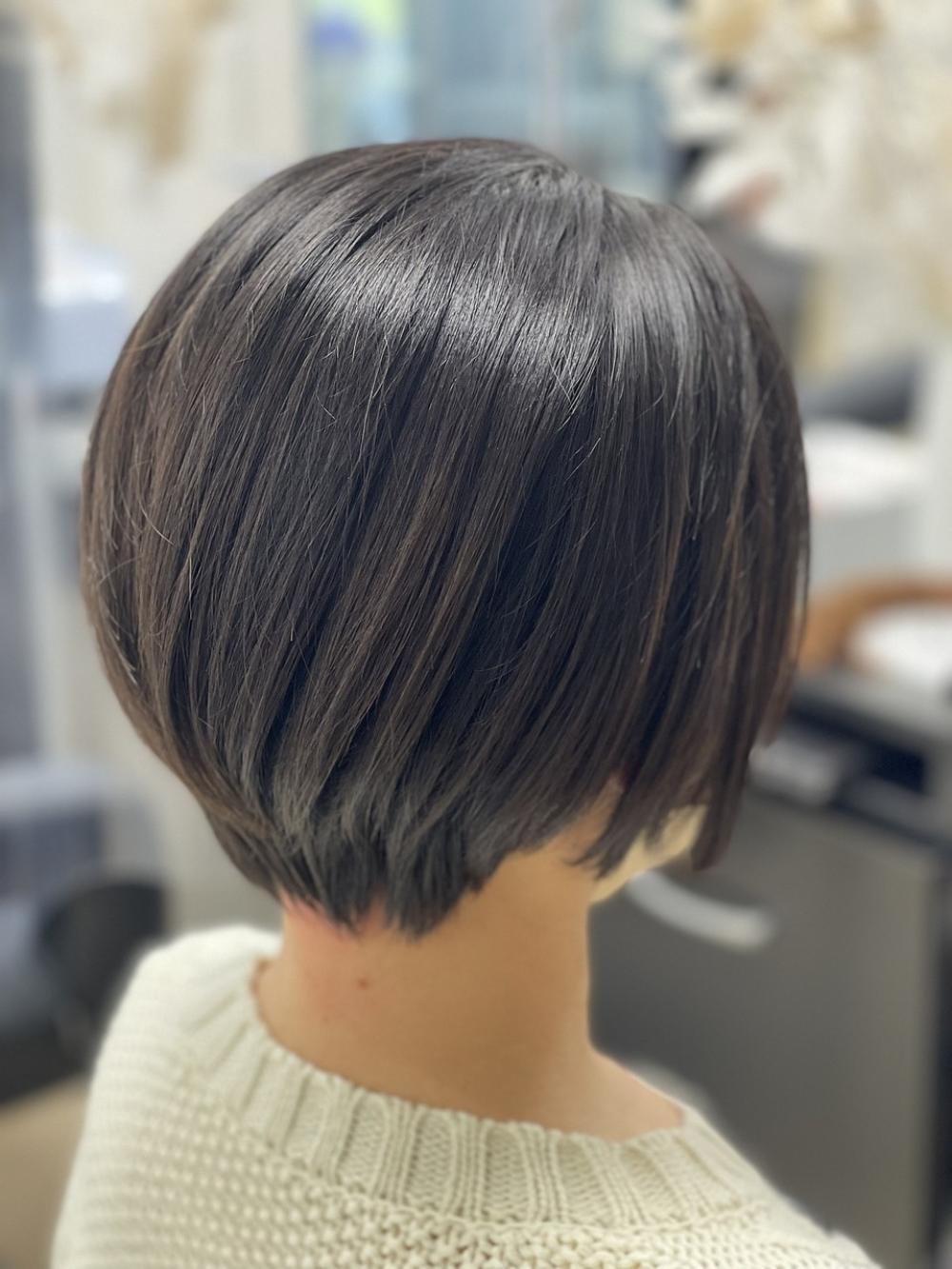 ショートボブ