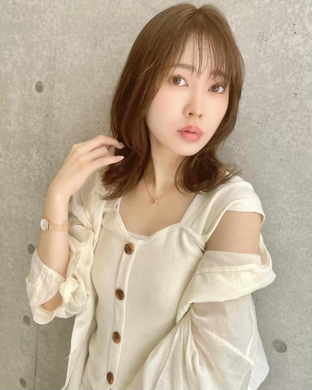 韓国風20代30代ヨシンモリレイヤーくびれヘアシースルーバング