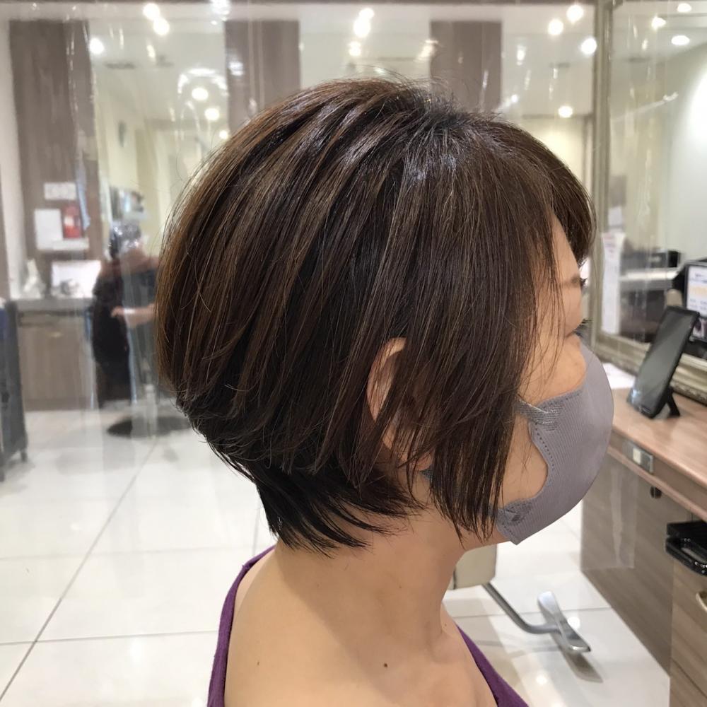 ショートボブ