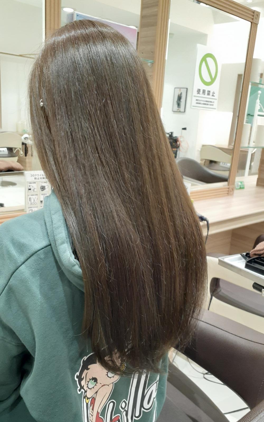 ロングヘアの定番カラー！ハイトーングレージュ！｜サブ写真②