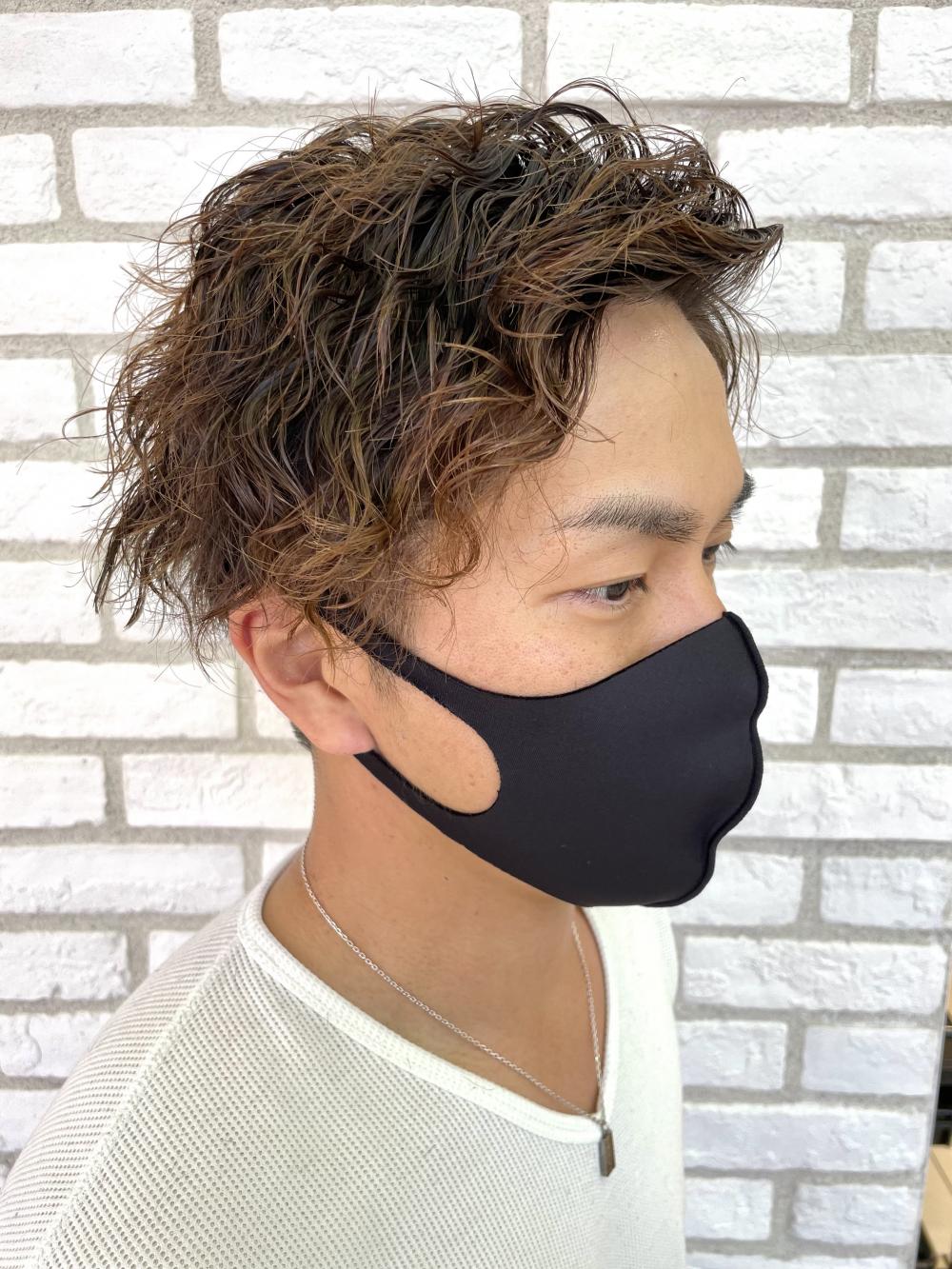 波巻きパーマかきあげサイドパートスタイル