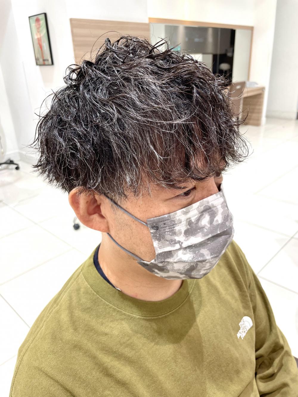 大人でも似合う波巻きパーマスタイル