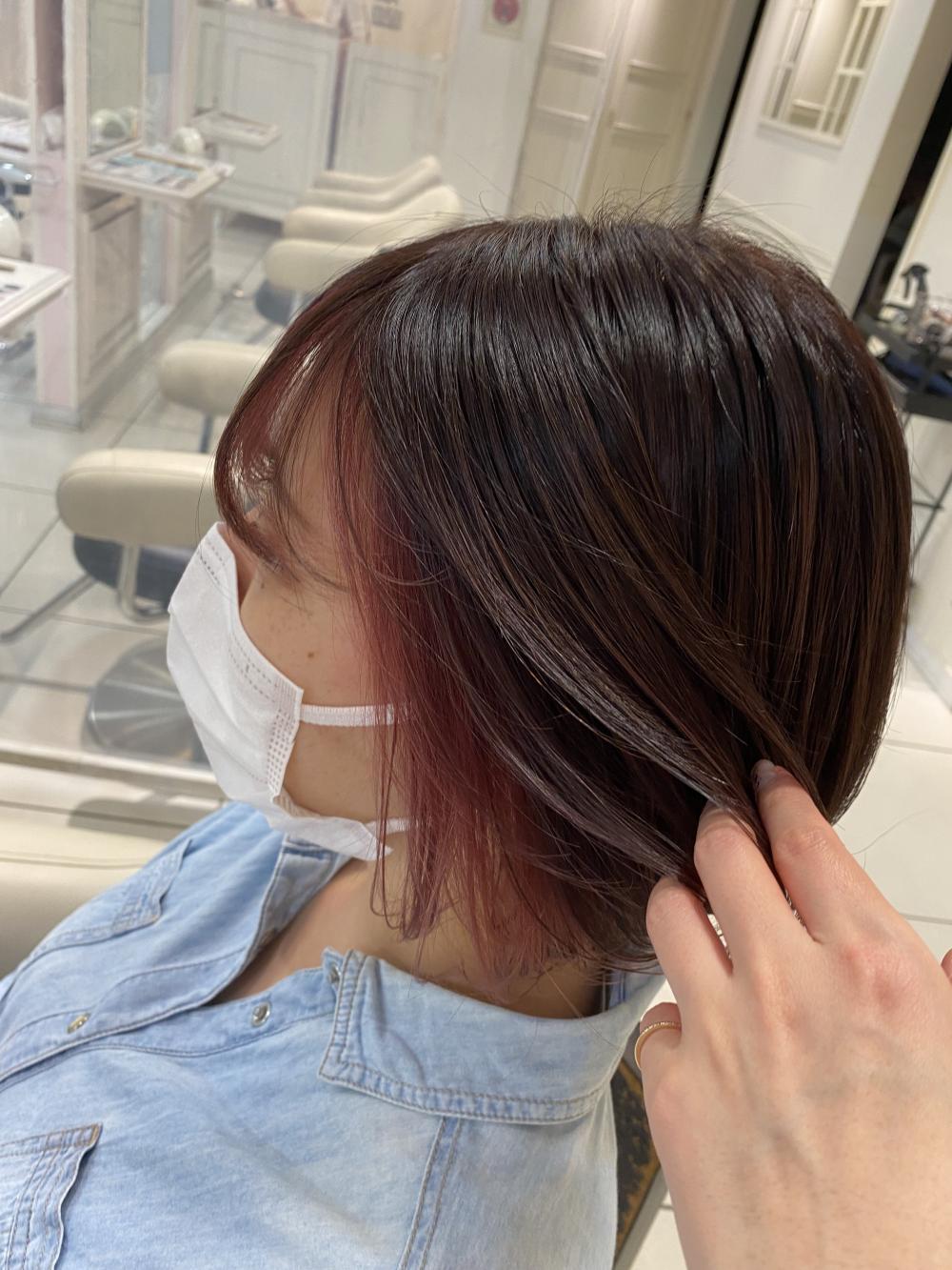 ショートヘアでもかわいいインナーピンク｜サブ写真②