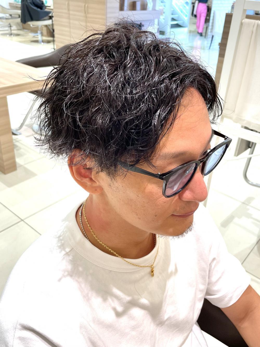 波巻きパーマアップバングスタイル｜メイン写真