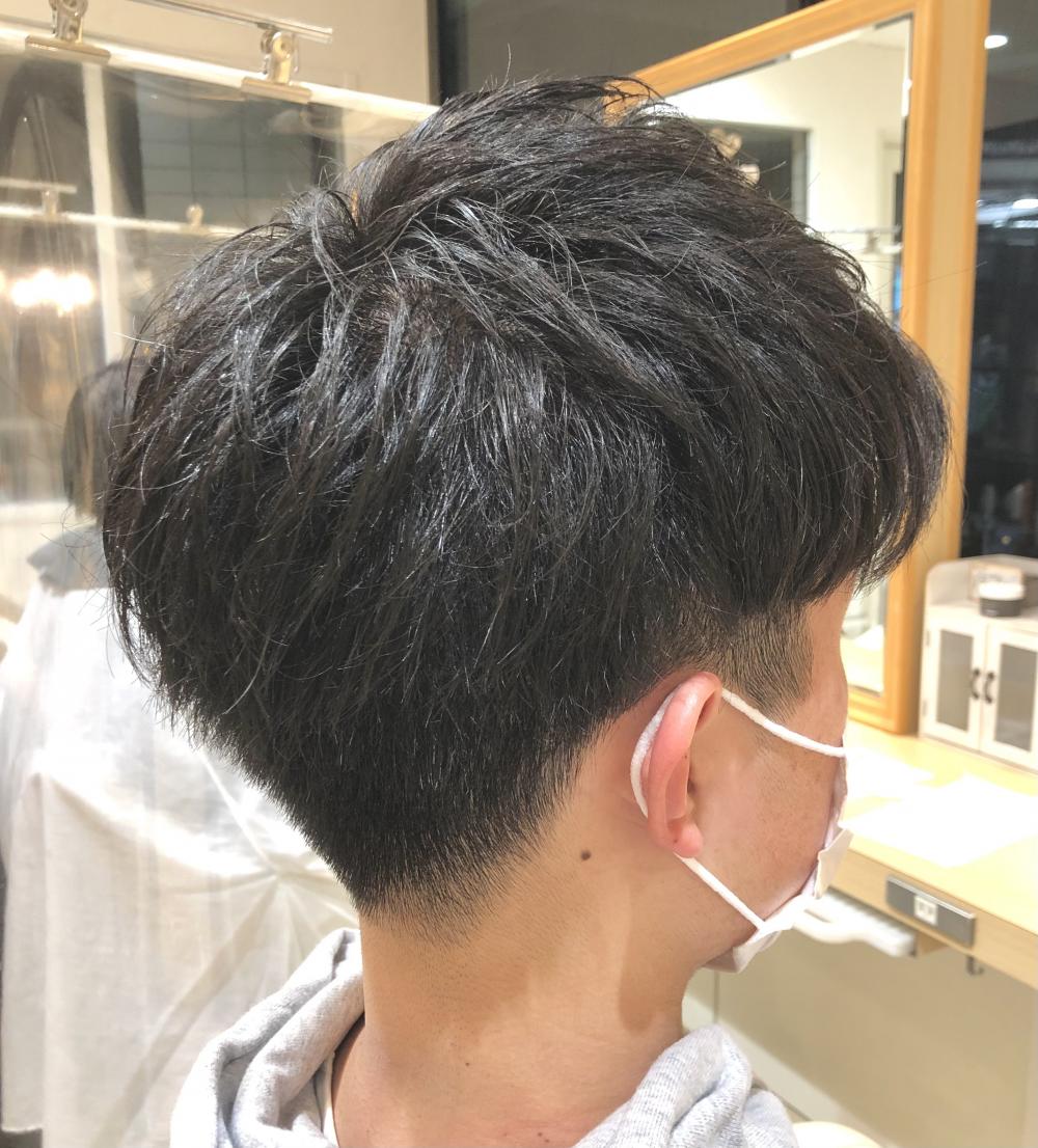 《サッパリ刈り上げの王道スタイル》