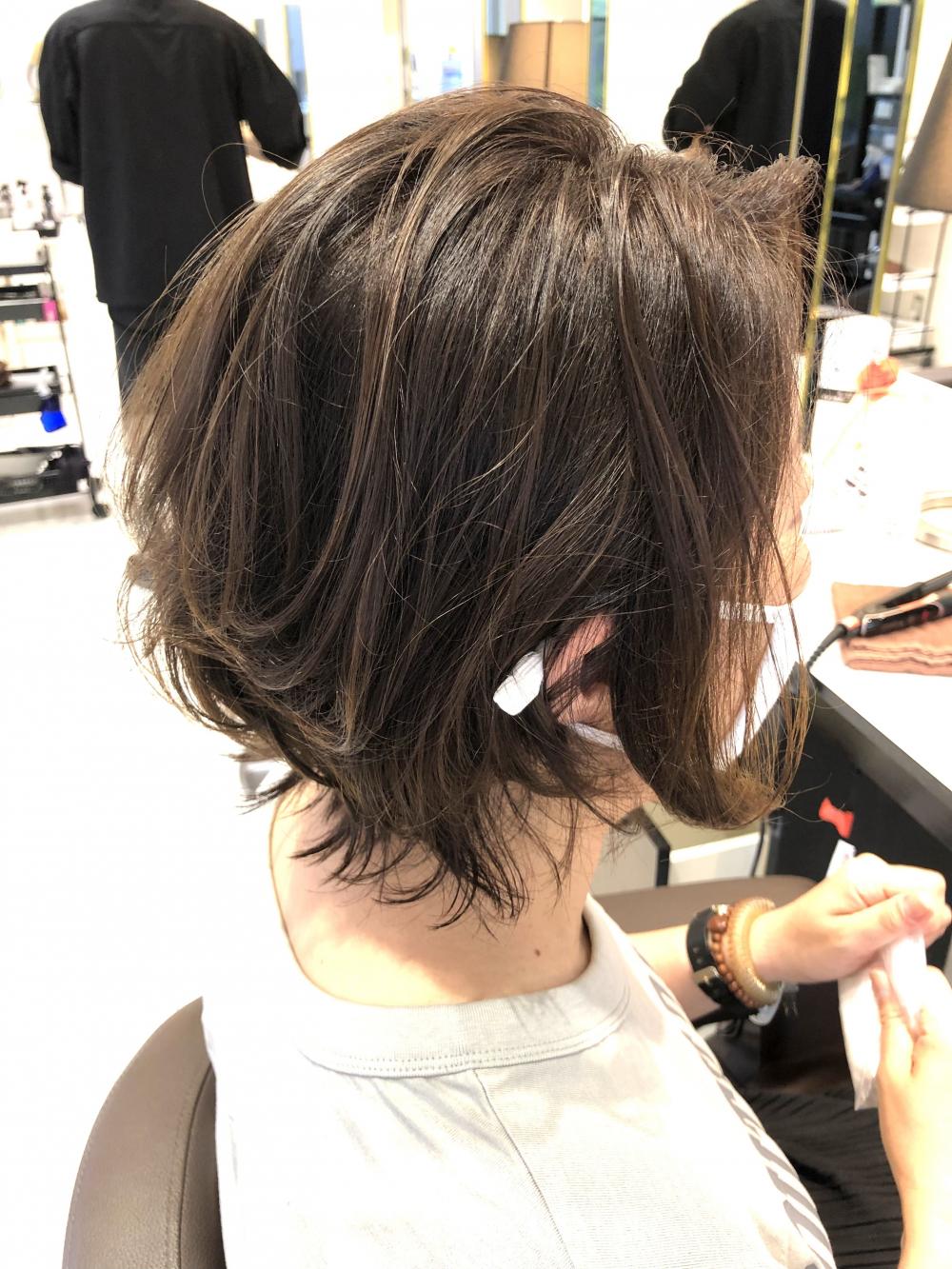 外ハネショート