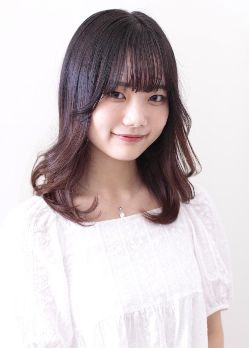 大人かわいいフェザーバングくびれヘア20代30代40代50代