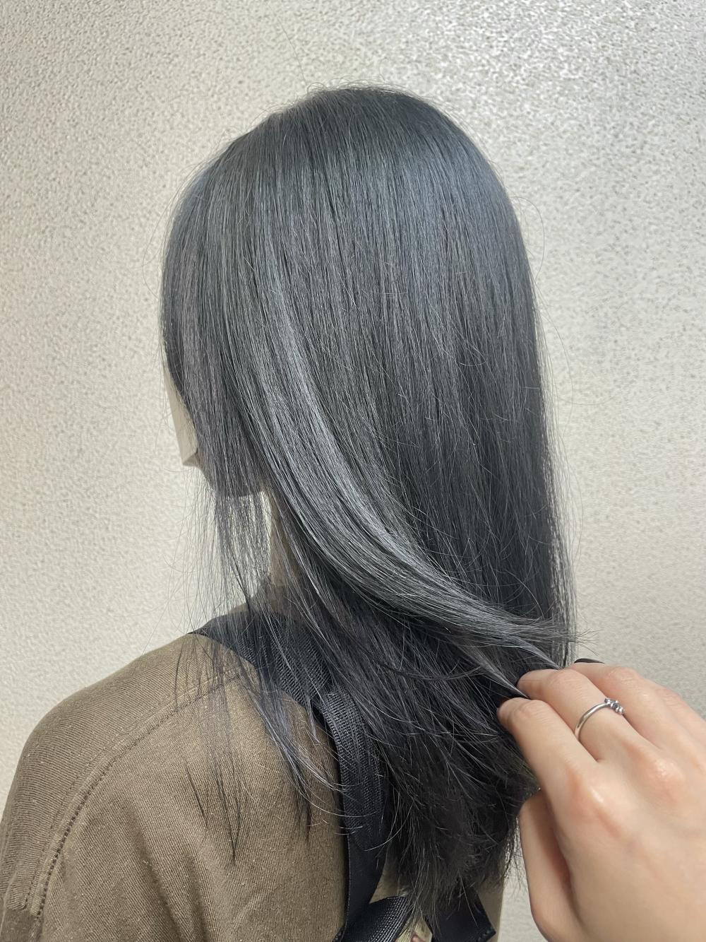 オリーブグレー