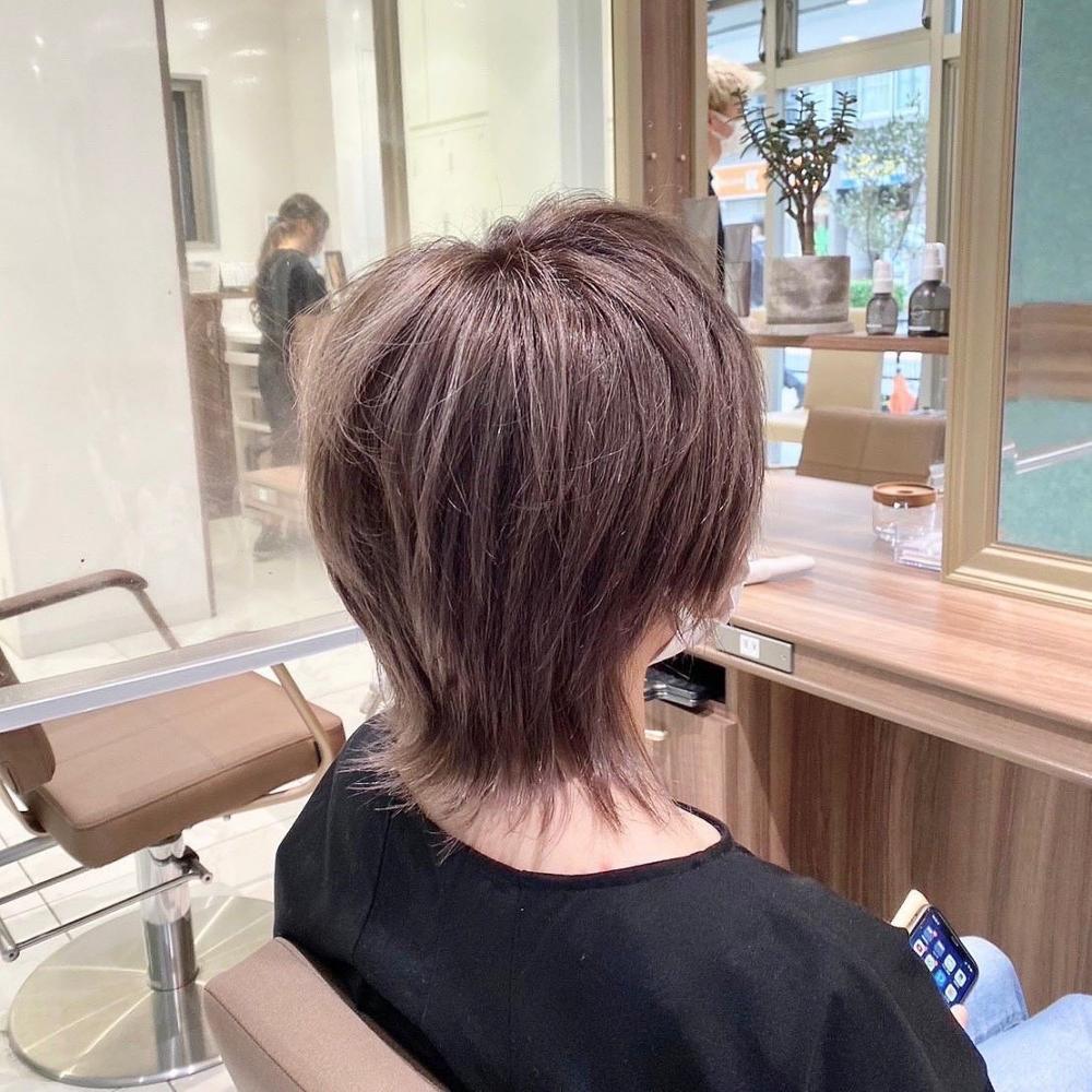 シルバーカラー×ウルフカット