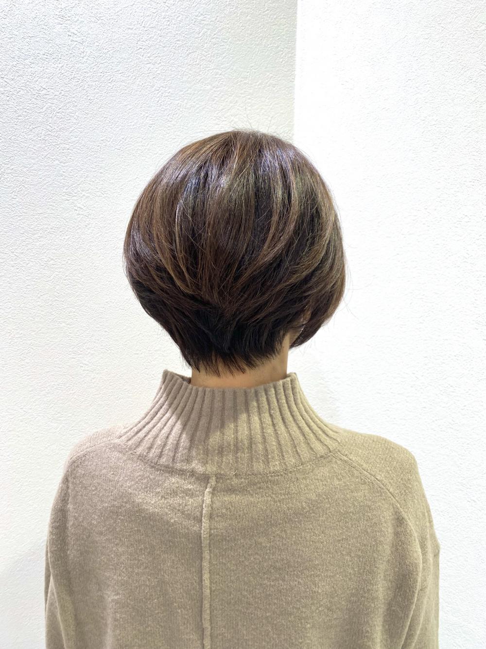 白髪ぼかしにも◎ハイライト×ショートボブ｜サブ写真②