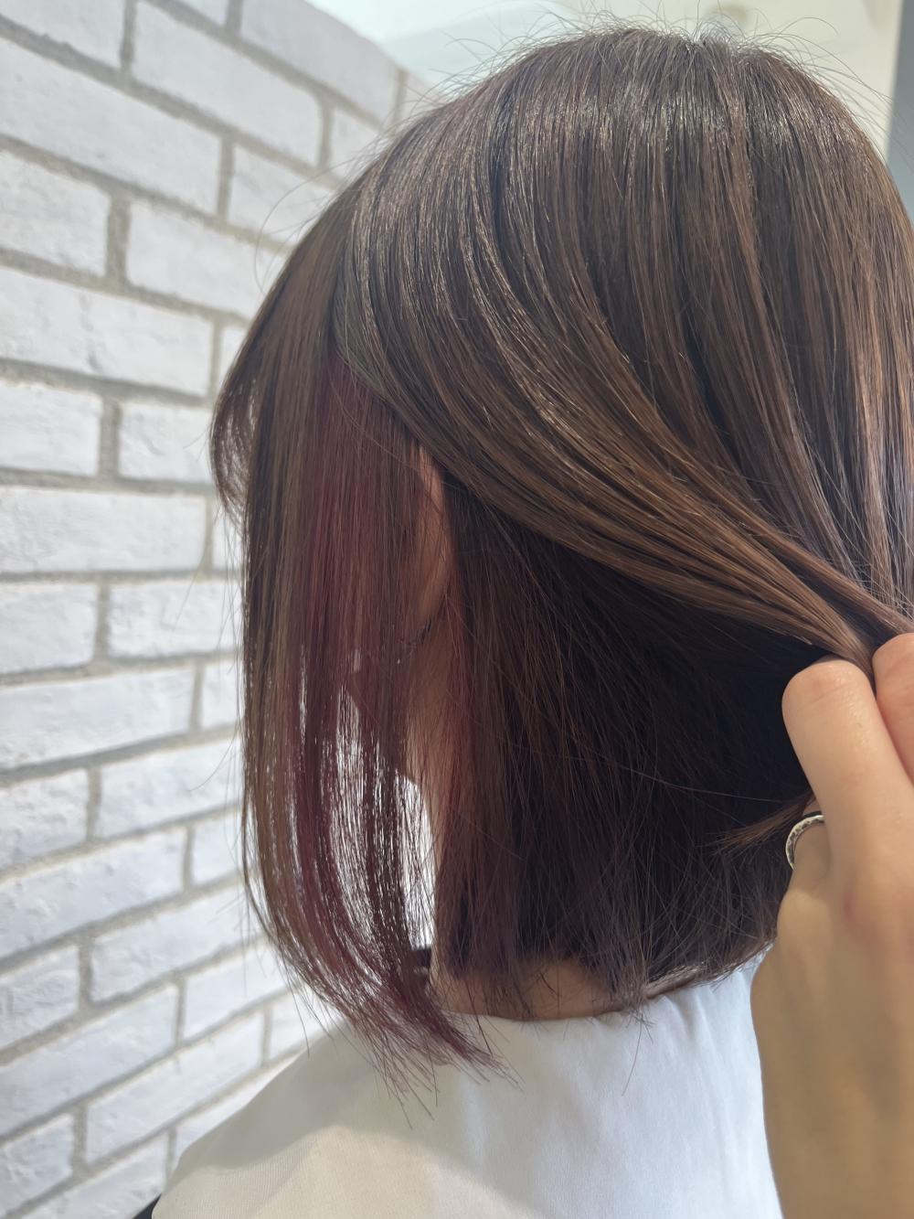 前下がりボブ×ピンクイヤリングカラー｜サブ写真②