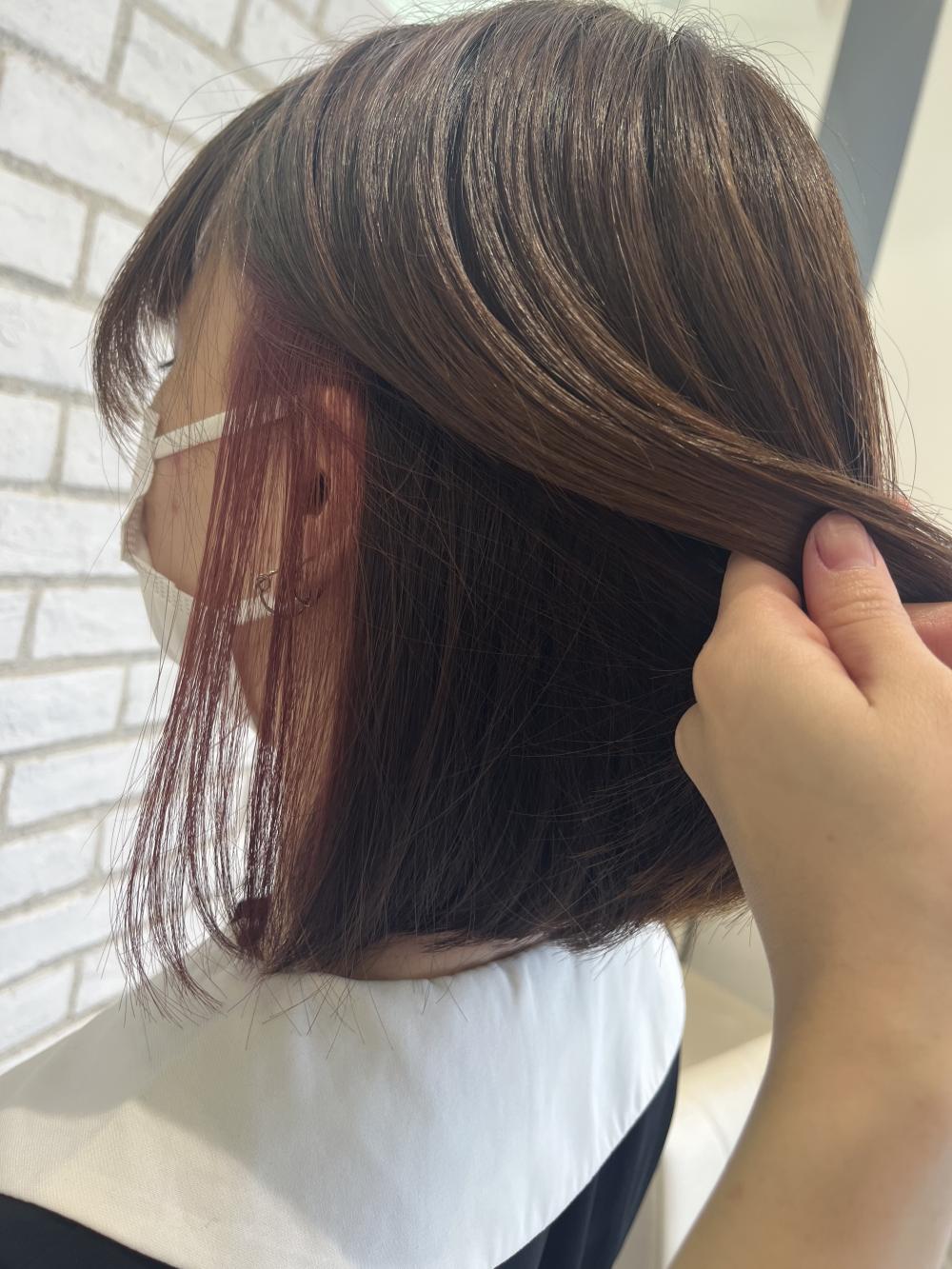 前下がりボブ×ピンクイヤリングカラー｜サブ写真③