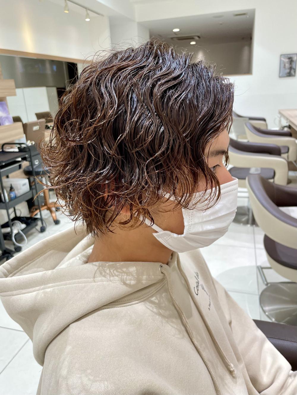 【波巻きパーマ】ミディアムヘアでもとても似合います