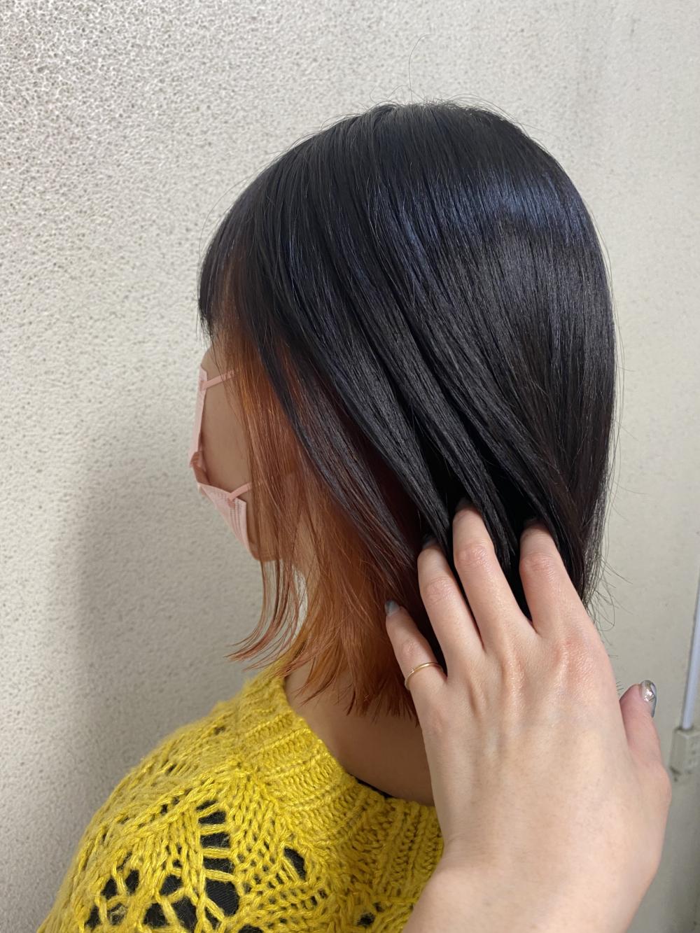 チラ見えオレンジが可愛いぱっつんボブ