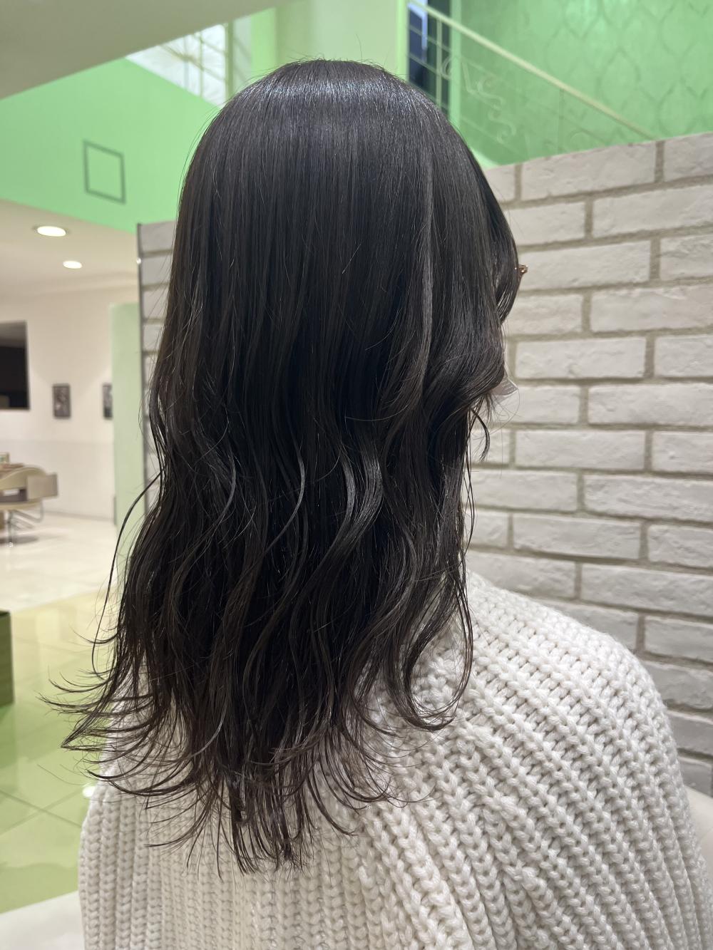 イルミナカラーで作るツヤ髪グレージュカラー｜サブ写真③
