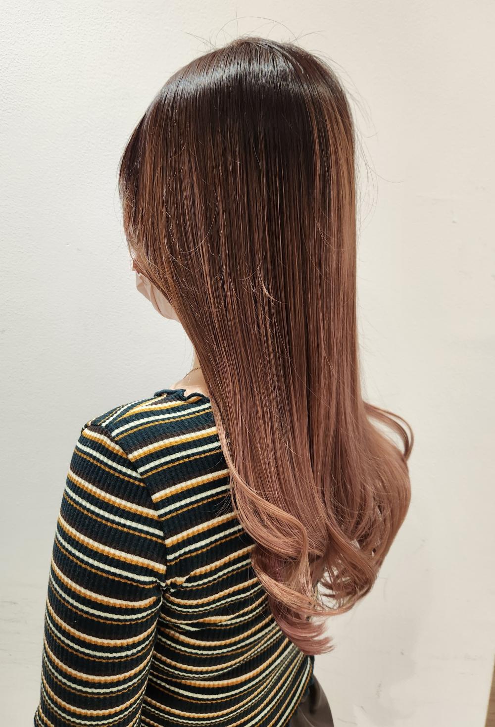 ピンクベージュのグラデーションカラー｜サブ写真②