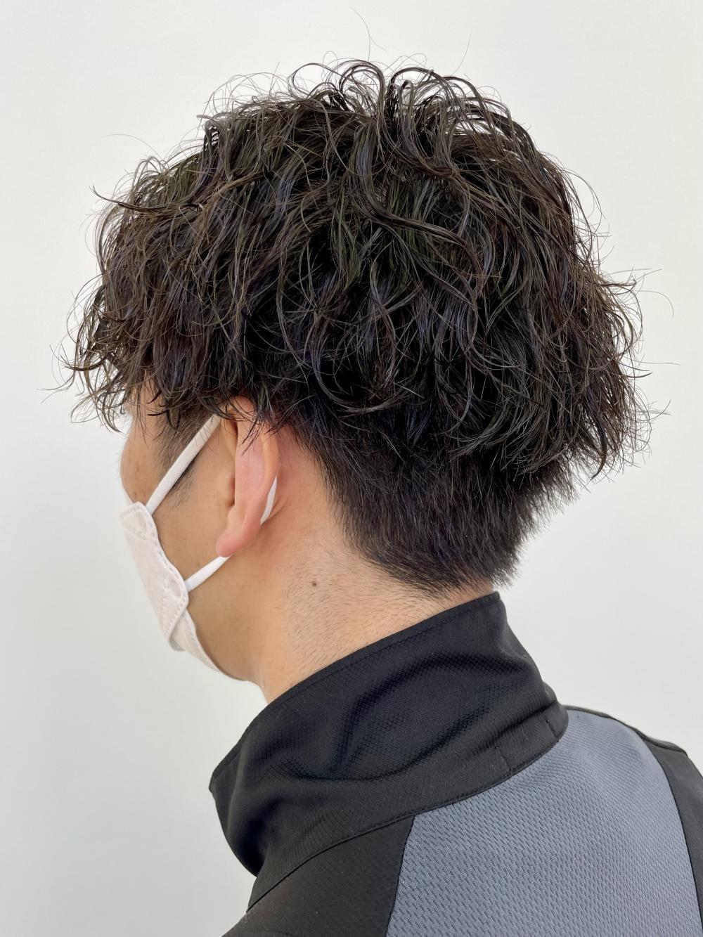 クリームタイプの薬剤でかける。ケア波巻きパーマスタイル