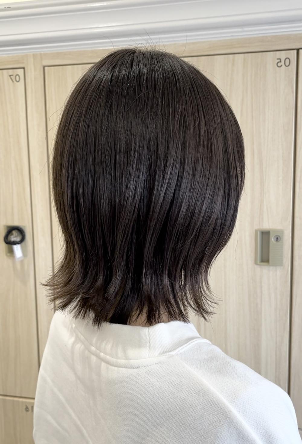 オリーブ系カラーの外ハネボブ｜サブ写真②