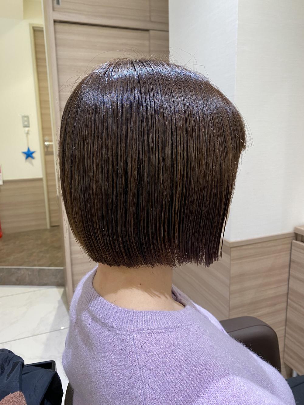 切りっぱなしボブとグレージュ