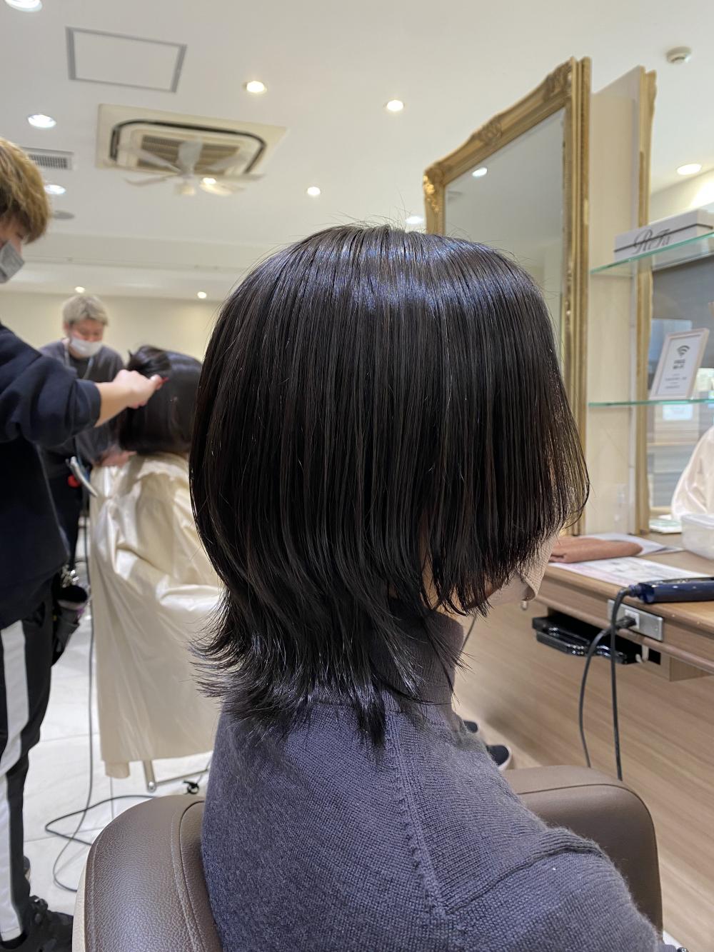 前髪なし前上がりウルフスタイル