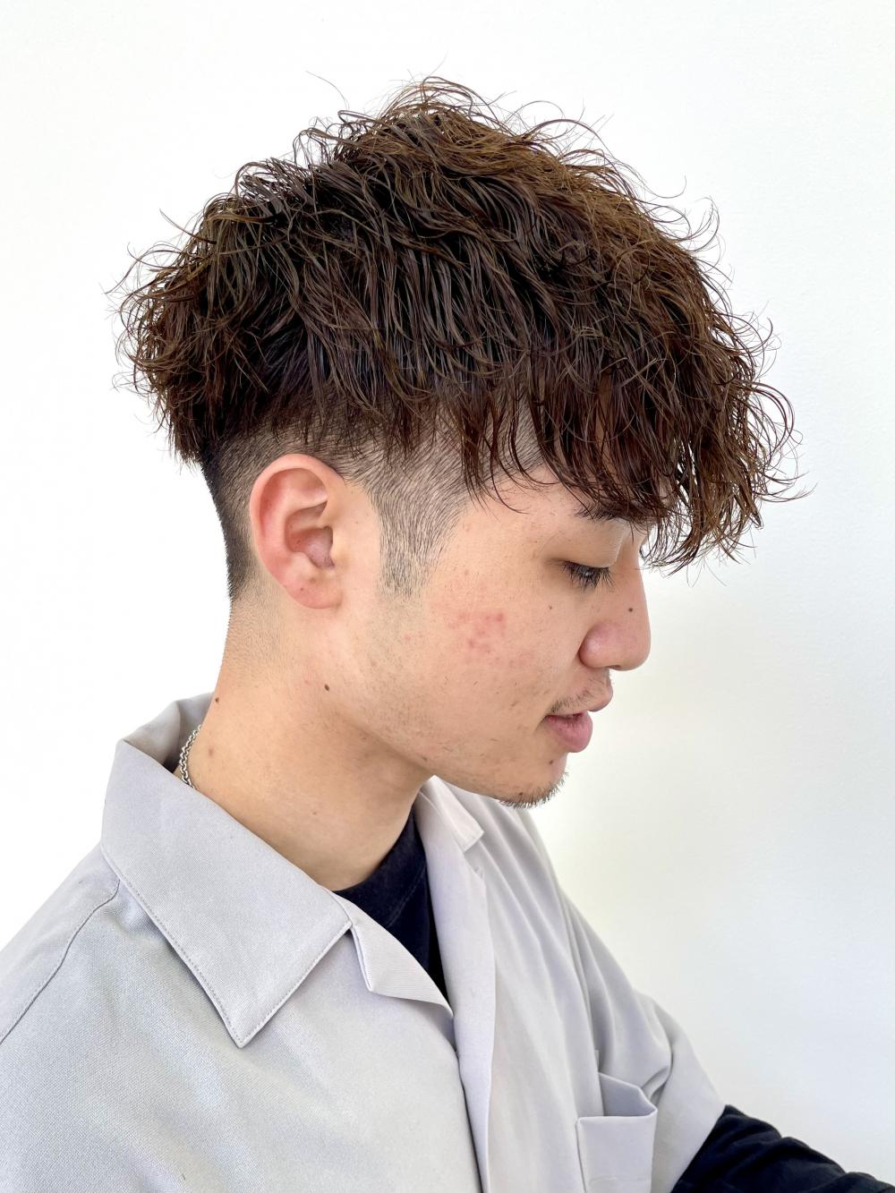 ショート波巻きパーマスタイル