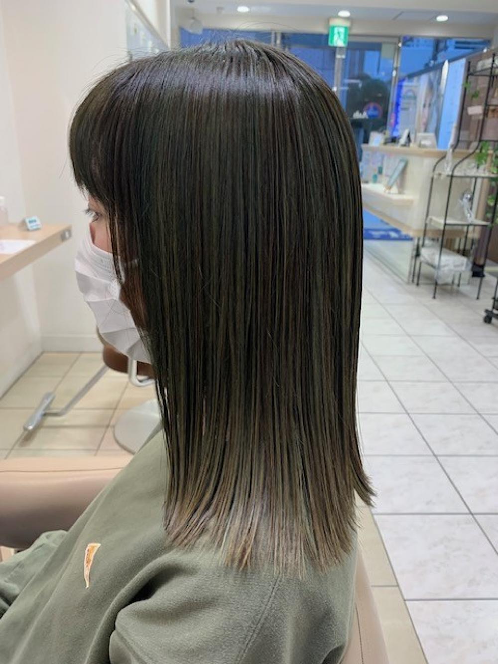 白髪ぼかし・切りっぱなしボブ