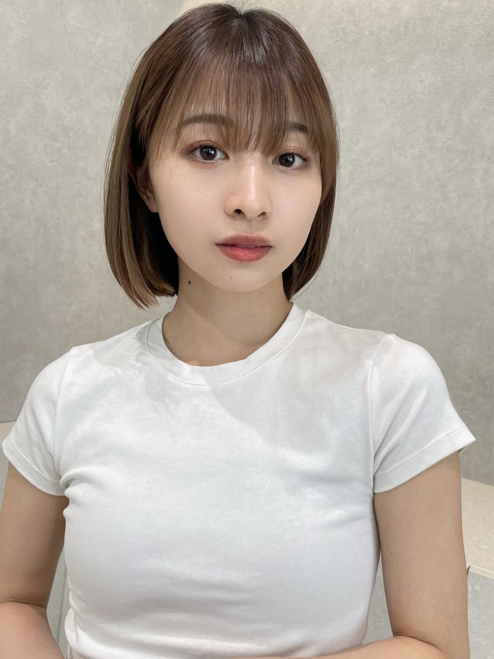 20代ミニボブぱっつん前髪ことりベージュ切りっぱなし｜サブ写真②