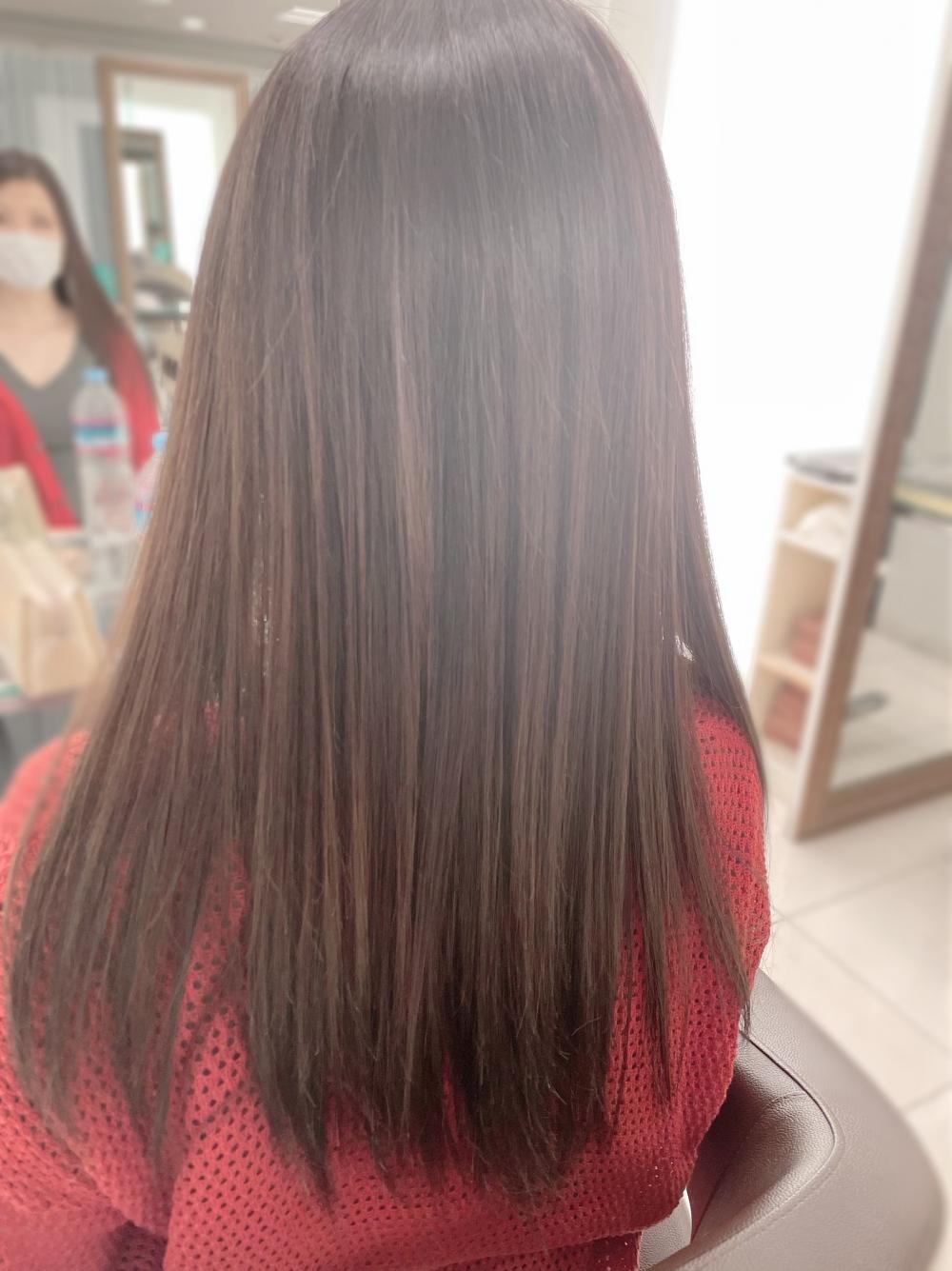 ★くすみブラウンのストレートロング｜サブ写真③