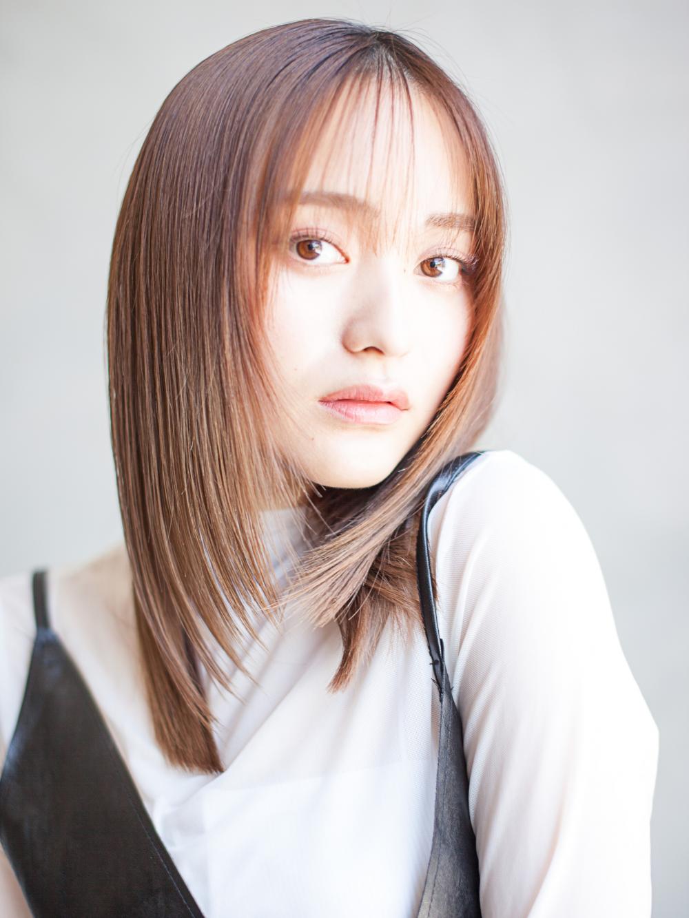 うる艶ストレートヘア
