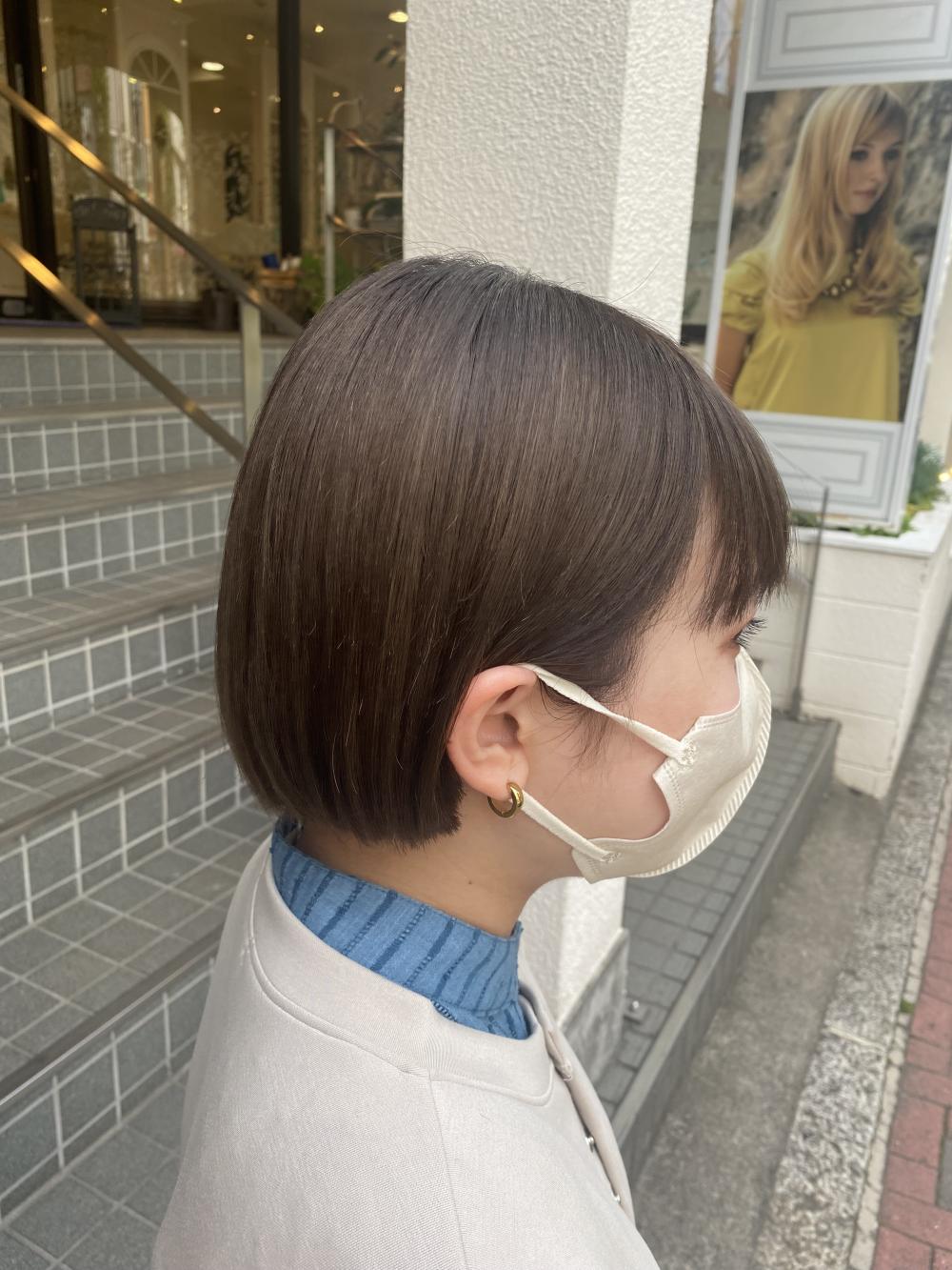 大人な雰囲気がかわいいグレージュカラー｜サブ写真②