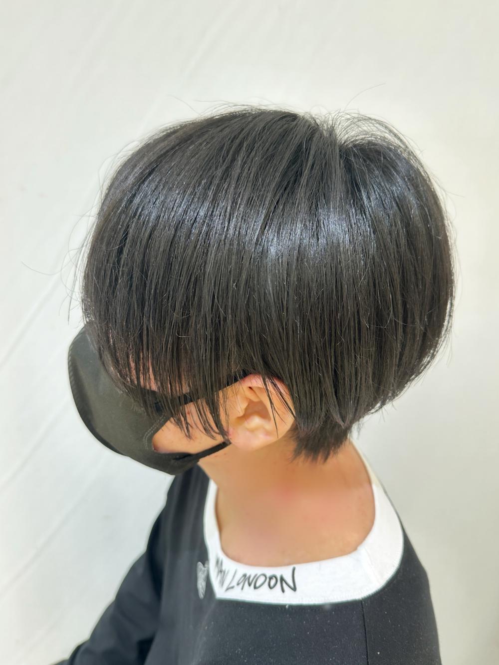 黒髪　ショート