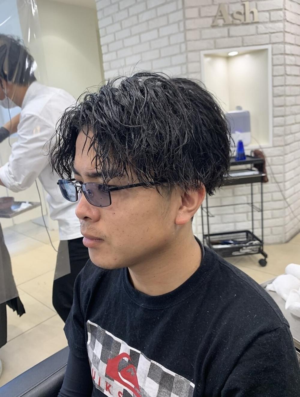 センター分け×ツイストスパイラルパーマ 