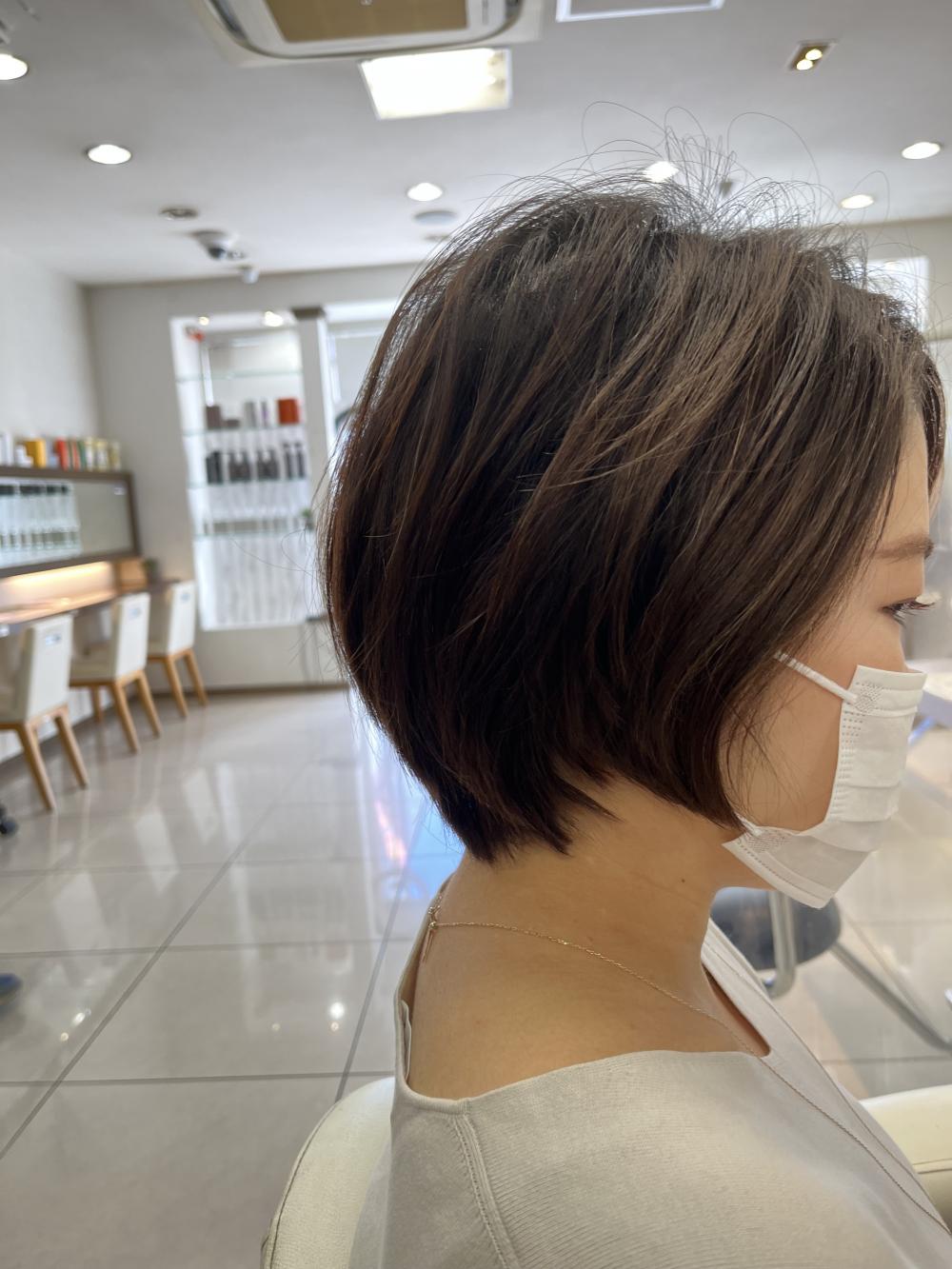 襟足が収まるショートカット｜サブ写真②