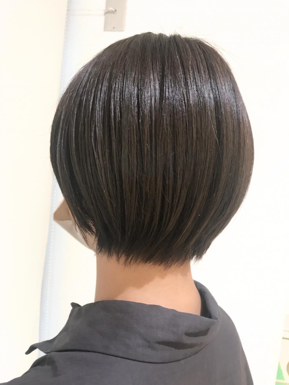 ショートボブ