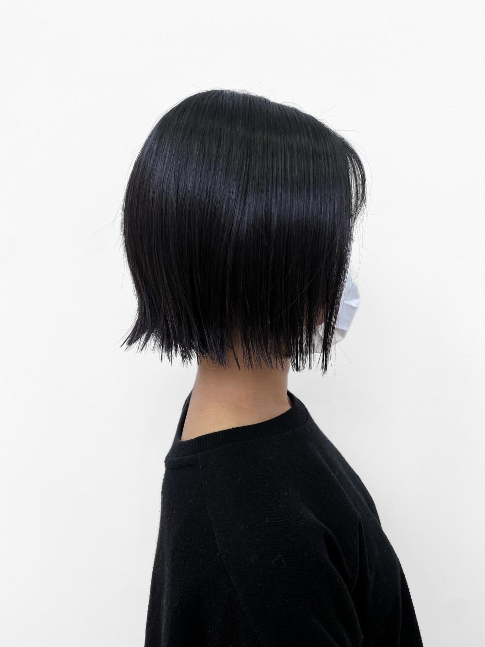 切りっぱなしボブ＆ブルーブラック