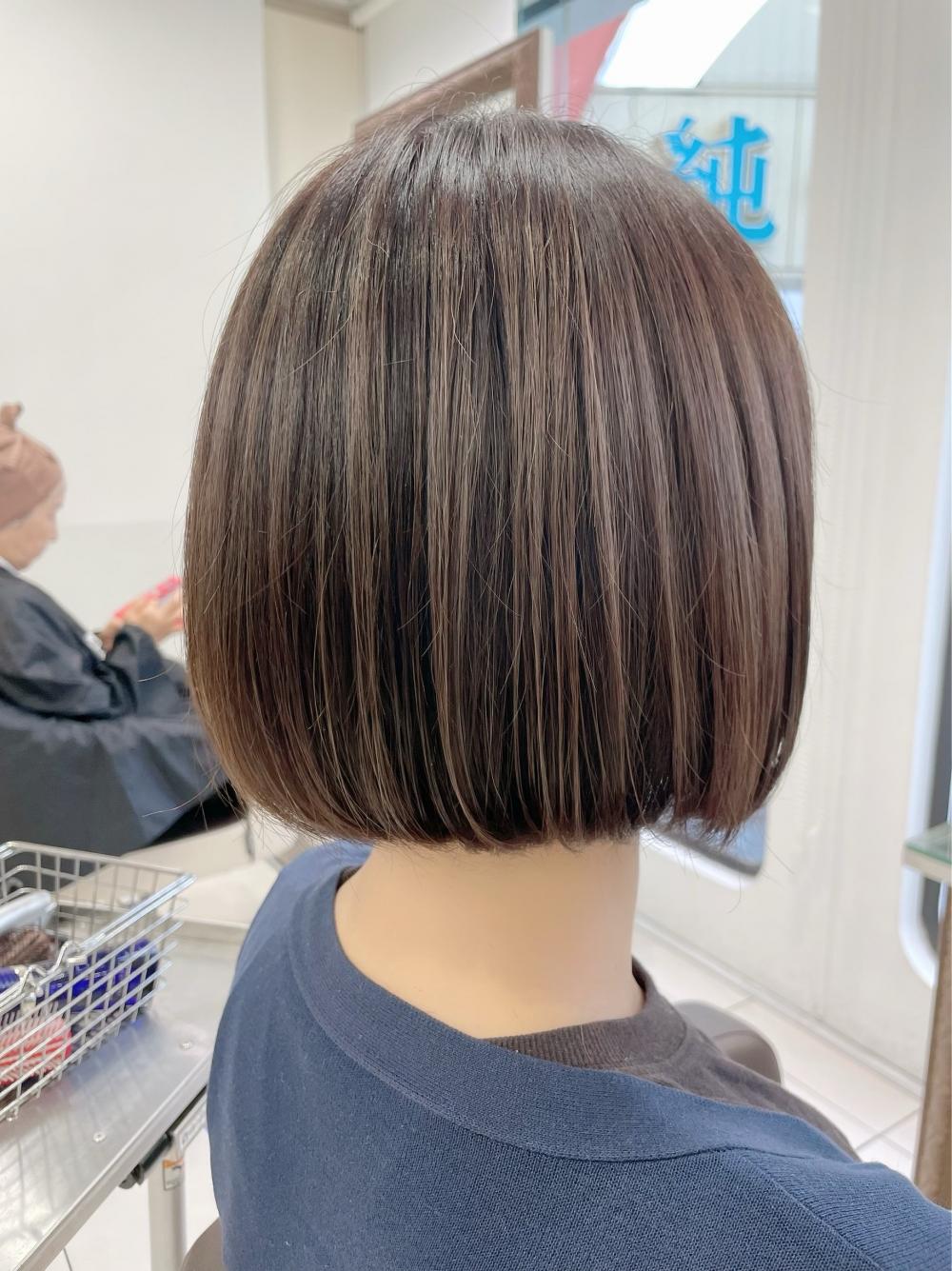 ★ハイライトを活かしたアッシュカラーボブ