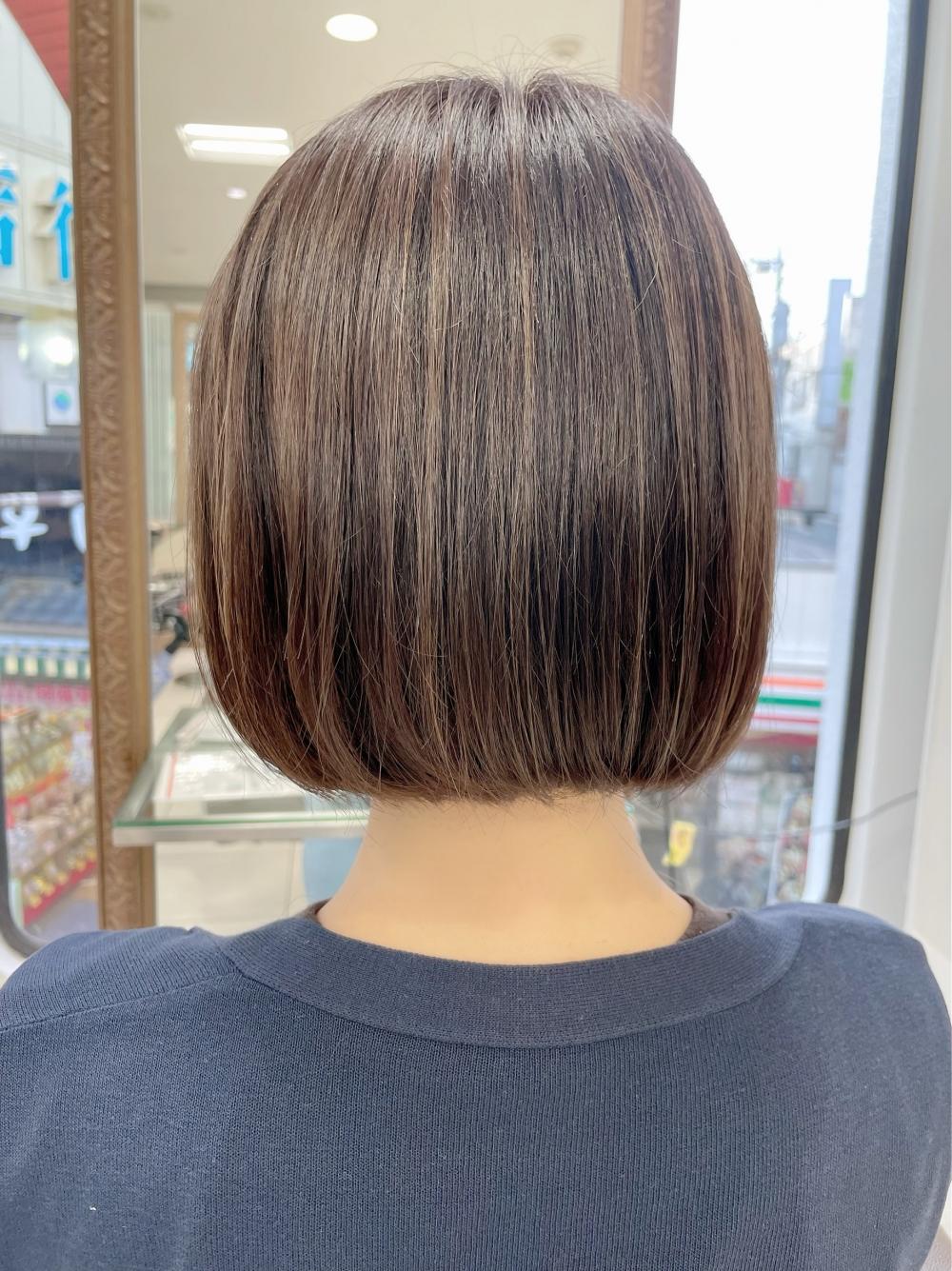 ★ハイライトを活かしたアッシュカラーボブ｜サブ写真②