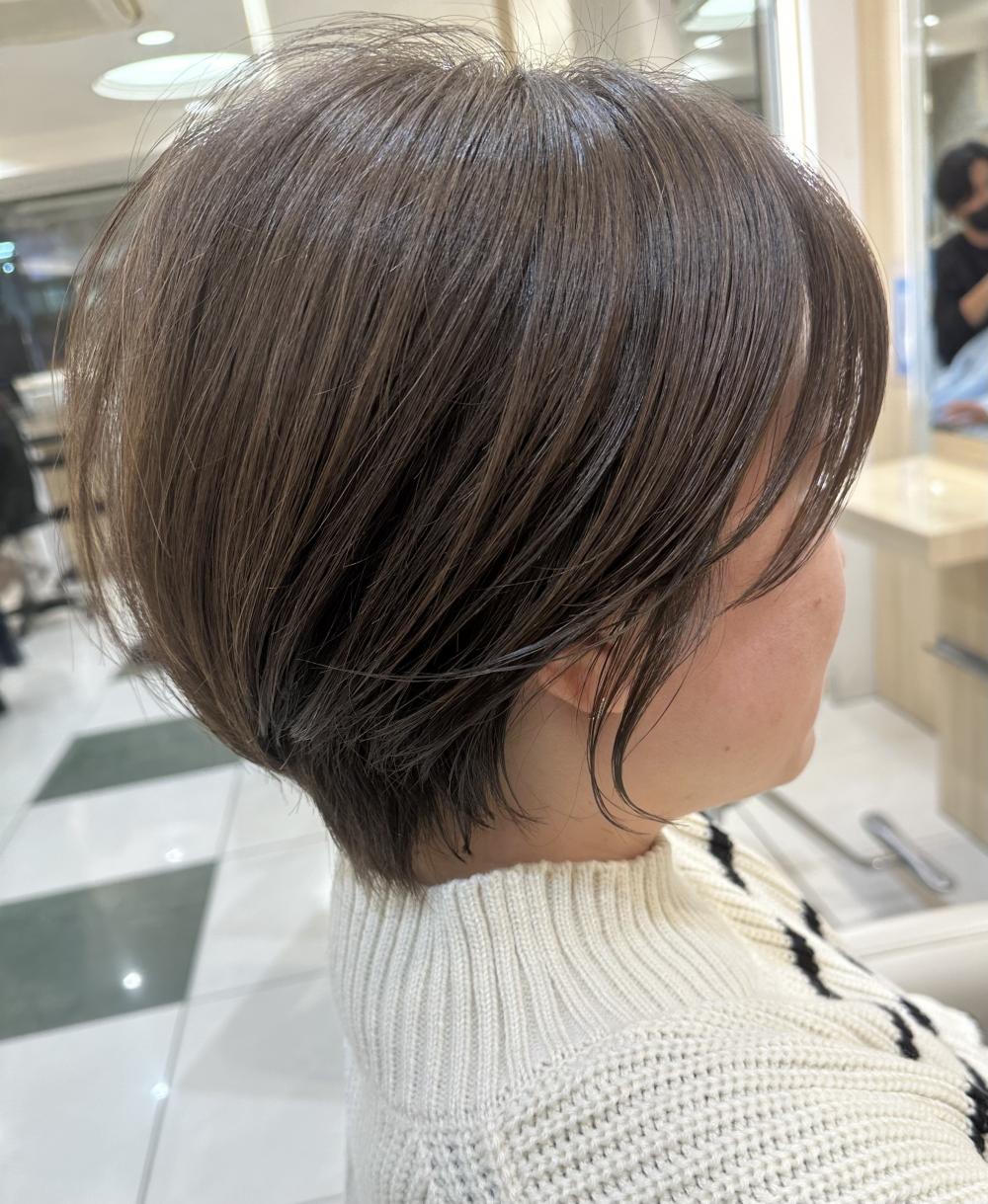 斜め前髪シルキーショートカット｜サブ写真②