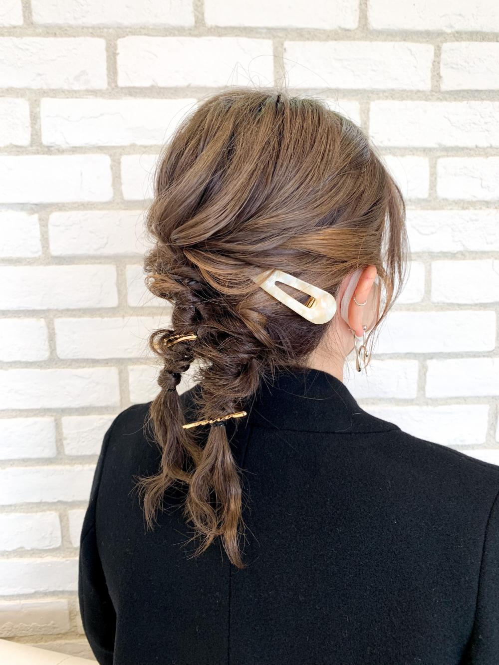 多毛でも可愛くなる！ミディアムヘアのパーティアレンジ｜サブ写真②
