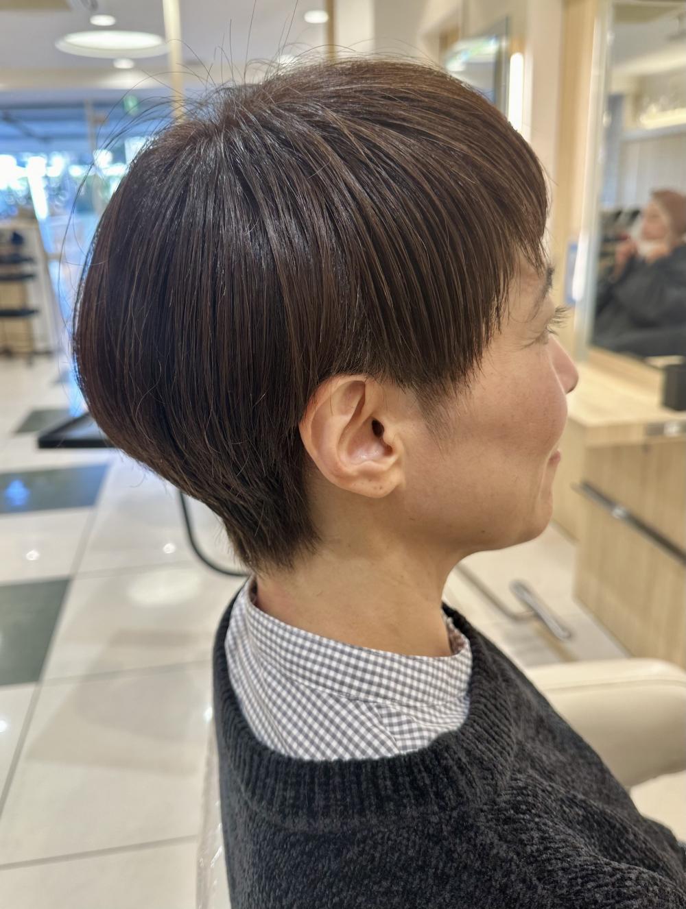 アシンメトリーショートカット