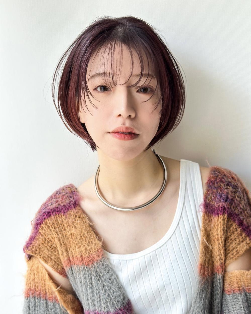 顔周りレイヤーショートボブ