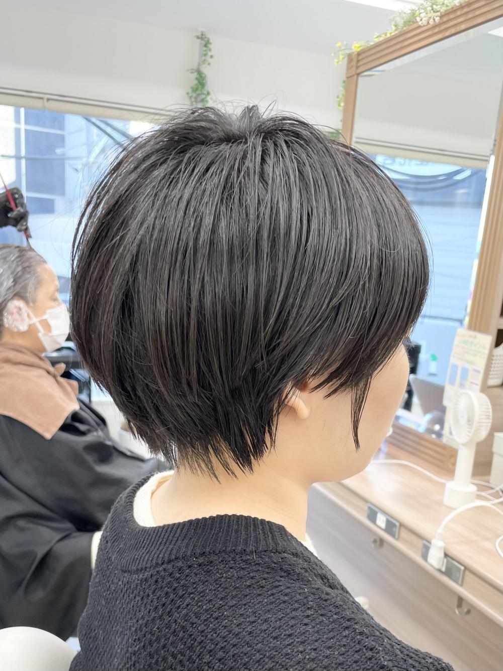 【丸みショート】 ヘルシースタイル 愛され黒髪ショート
