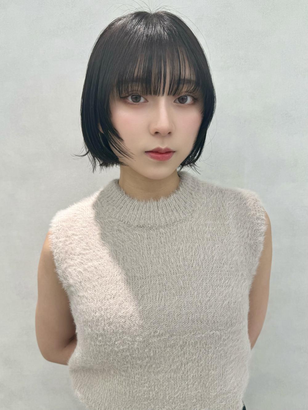 レイヤーボブウルフカットくびレイヤーエモージュ斜めバングイメチェン